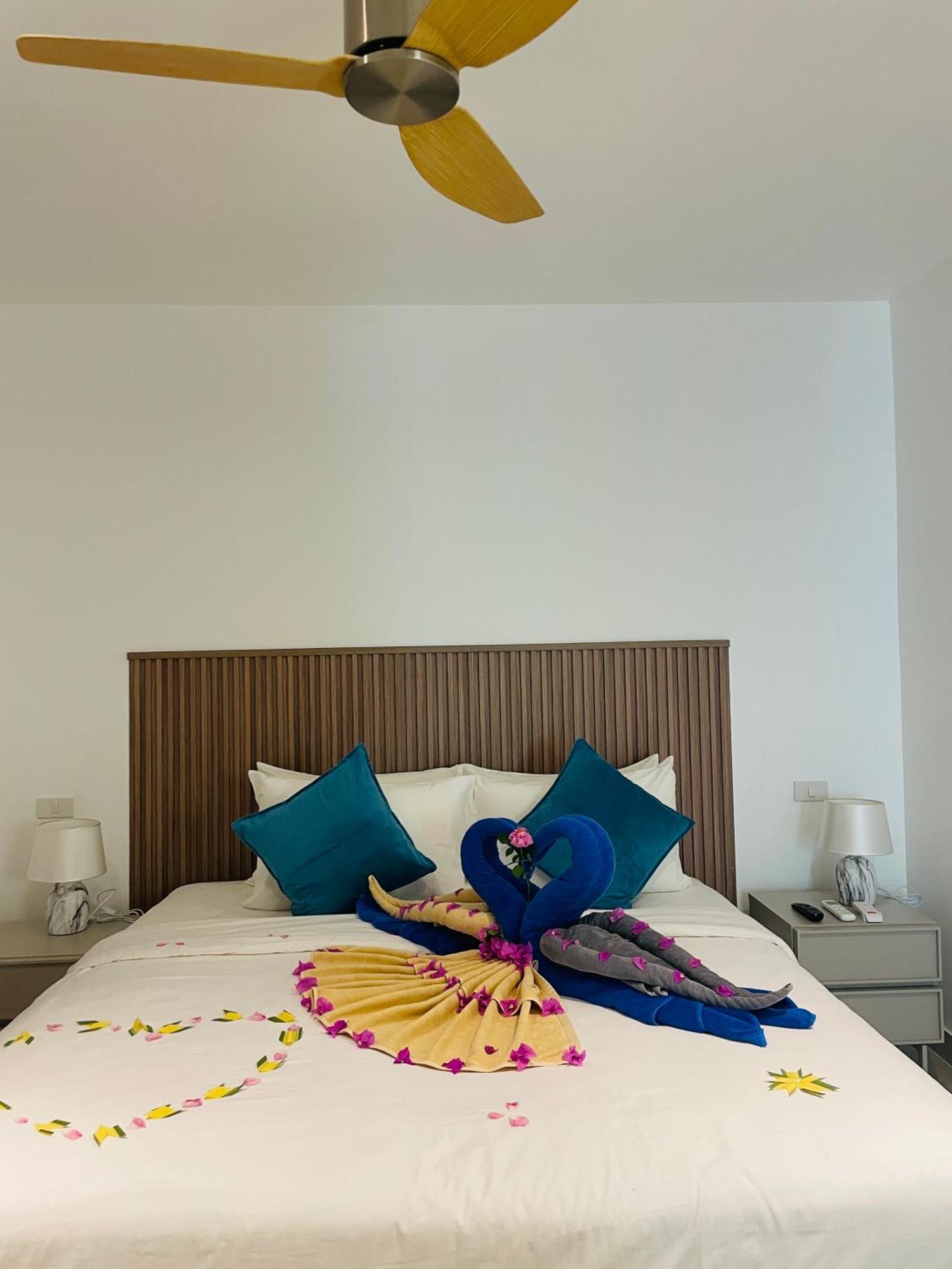 Baan Saint-Tropez Seaview Villas Kata Beach Екстериор снимка