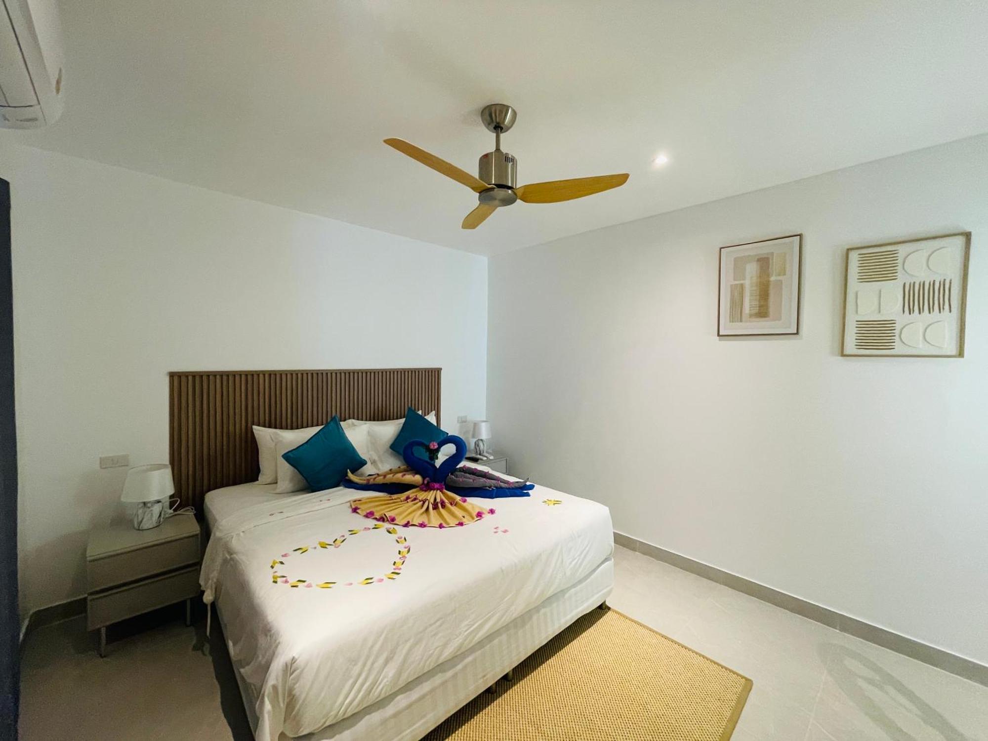 Baan Saint-Tropez Seaview Villas Kata Beach Екстериор снимка